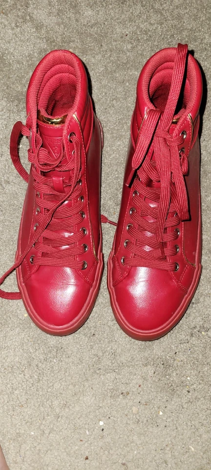 Zapatilla deportiva de caña alta Guess roja dorada talla 10.5 (nueva) auténtica baloncesto baile $BAJA Foto 2 de 4