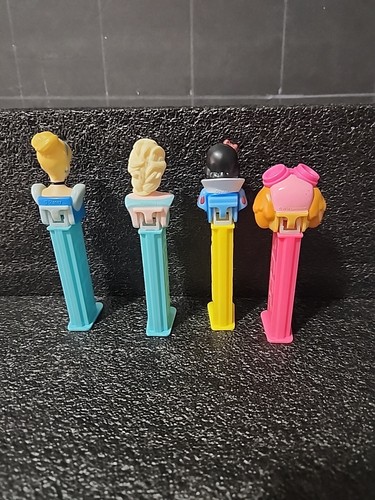 Disney PEZ Spender Set, Schneewittchen, Aschenputtel, Frozen und Paw Patrol - Bild 3 von 4