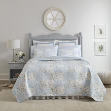 Laura Ashley - Queen Quilt Set, Cotton Reversible Bedding with Matching Shams, B