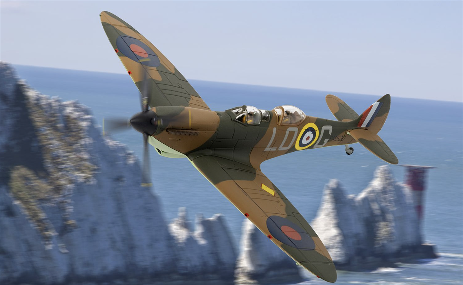 Supermarine Spitfire T9 SM520 Spitfires.com Goodwood Aero 1:72 Corgi AA29203