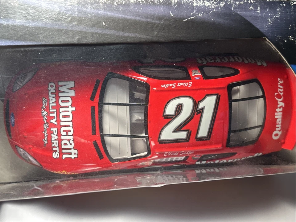 2002 Elliott Sadler #21 Motorcraft Ford 1/24 Diecast Hot Wheels Racing NASCAR - Image 3 of 4