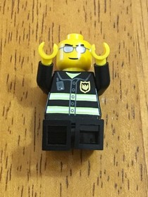 LEGO CITY 7942 OFF-ROAD FIRE RESCUE 100% Complete correct minifig  no box manual