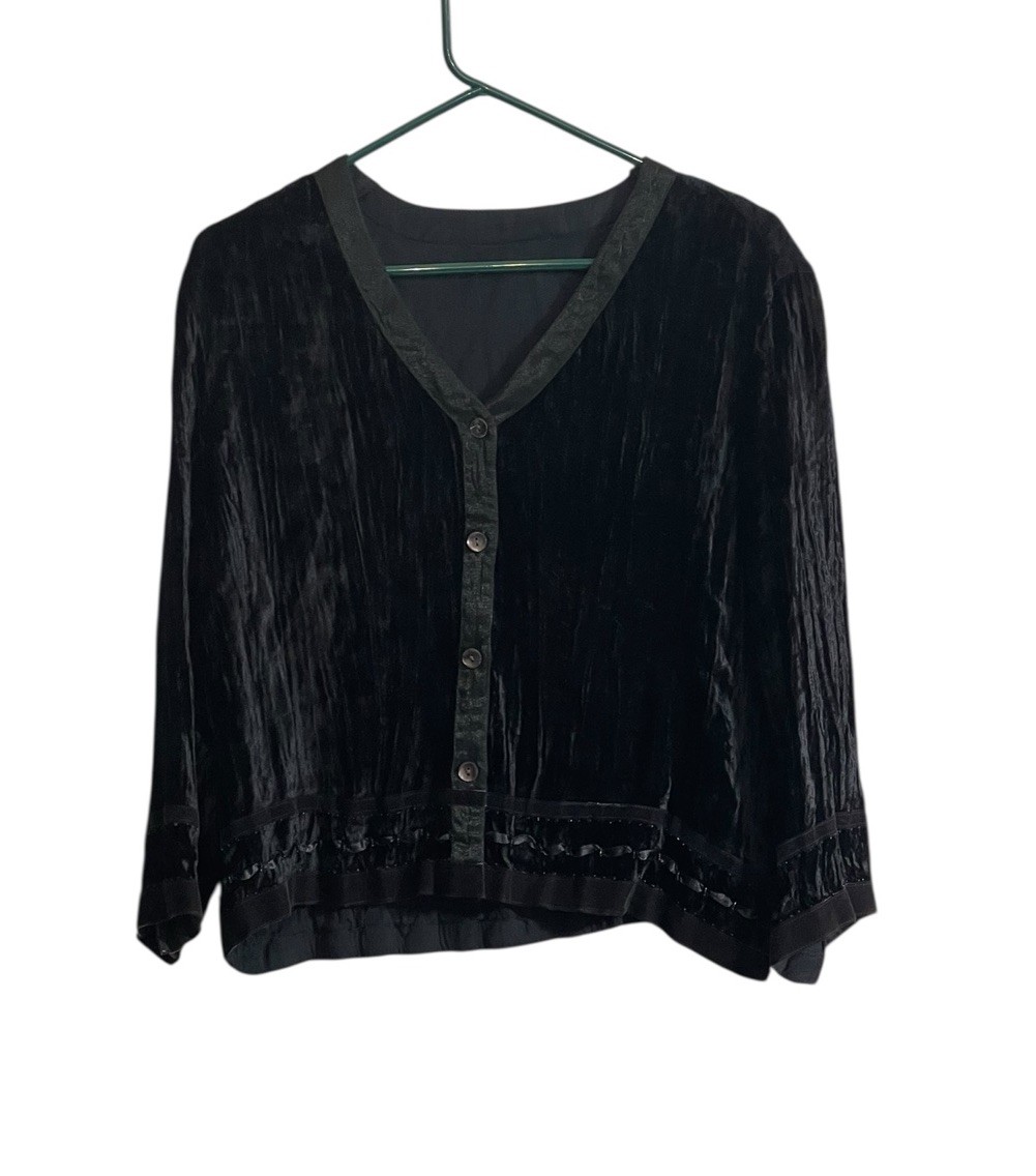 Women XL Black Velvet Button Front Cardigan Top Embellished Trim Whimsigoth Goth