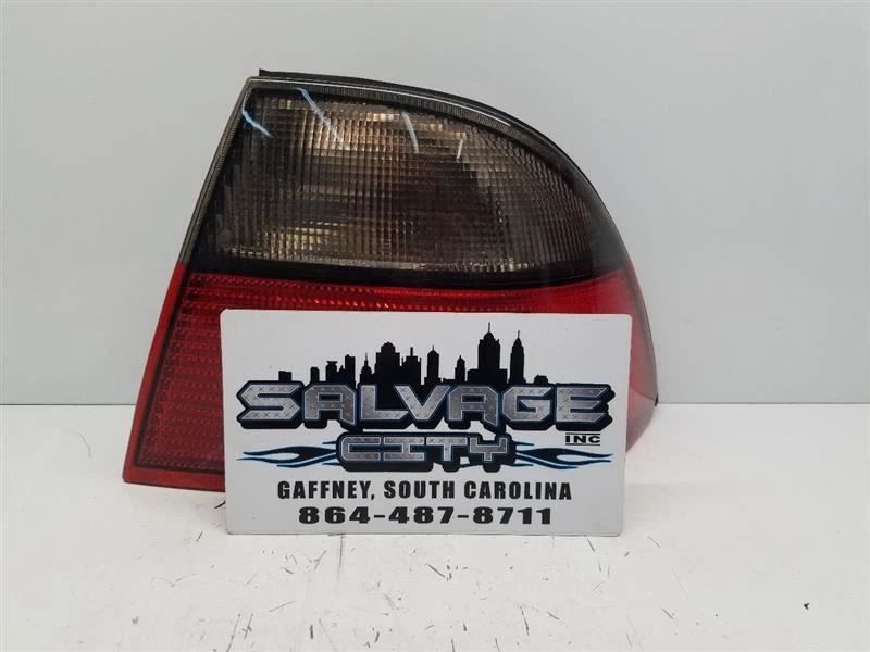 Luz trasera de pasajero sedán cuarto de panel montado para 99-01 Saab 9-5 OEM Foto 2 de 4