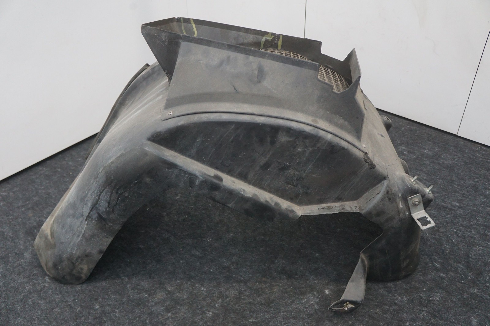 Rear Right Inner Fender Wheel House Liner OEM 65060000 Ferrari 360 Modena 2001