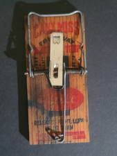 Vintage Cant Miss McGill Mouse Trap Graphics Made in USA (A)