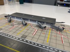 1:400 regional Model Airport Terminal | W/jetways | Fits Up To 5 Aircraft |