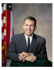 1964 NASA Astronaut Elliot See 8x10 Portrait Photo On 8.5" x 11"