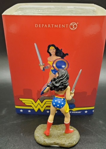 Dept 56 DC Comics Wonder Woman Village Retirado 6005633 Departamento 56 - Imagen 2 de 2