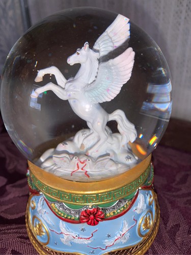 Breyer Christmas Collection Holiday Flight Musical Snow Globe 2023 - Picture 2 of 6