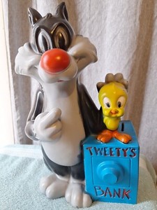 VTG Warner Bros 1972 Sylvester & Tweety Vinyl Bank With Stopper.  13".