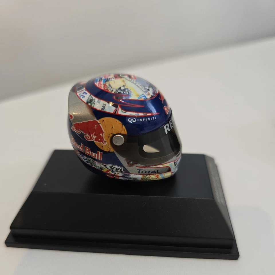 2 x Sebastian Vettel 2011 World Champion & Monaco 1/8 1:8 Helmet Red Bull helme - Image 2 of 4