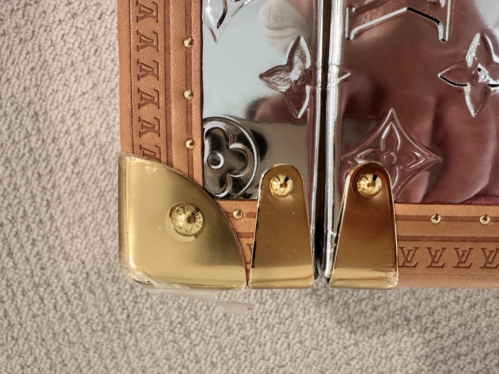 Louis Vuitton Mirrored Skateboard Trunk & Board Set Excellent Preowned. Limited! image 7
