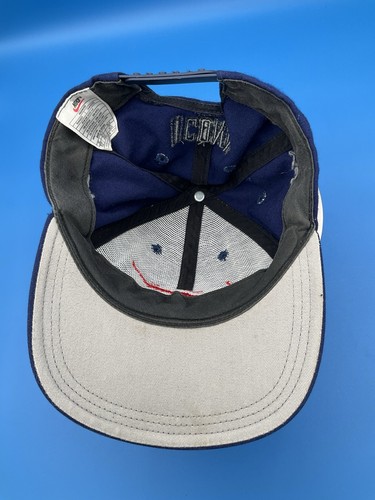 Cappello retrò Nike Swoosh Connecticut UCONN Huskies snapback regolabile ricamato - Foto 8 di 9