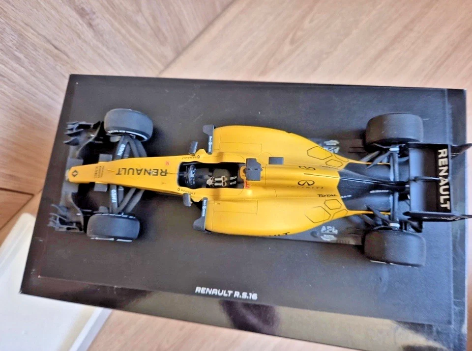 Spark 1/18 Renault RS16 Showcar 2016 Magnussen Palmer Resin F1 MIB - Image 3 of 4