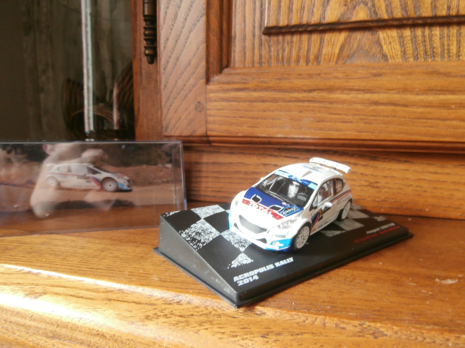 Cadeau collectionneur Peugeot 208 T16 Rallye Acropole 2014 Craig Breen 1/43