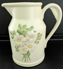 VINTAGE Sculptured Poppytrail Daisy 6” Pitcher by Metlox. EXCELLENT Condition.