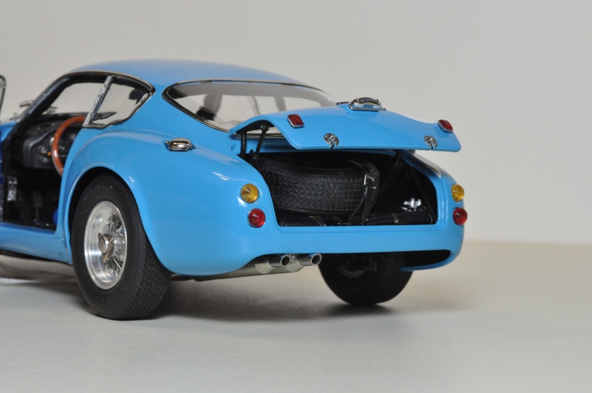 CMC 1:18 Aston Martin DB4 GT Zagato Racing Version Car, Blue