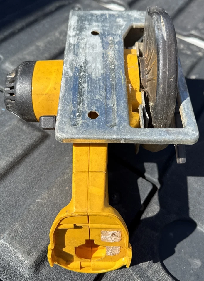 Dewalt DW935 14.4V Cordless 5-3/8" Circular Trim Saw - TOOL ONLY (CP1109648) - Image 4 of 4