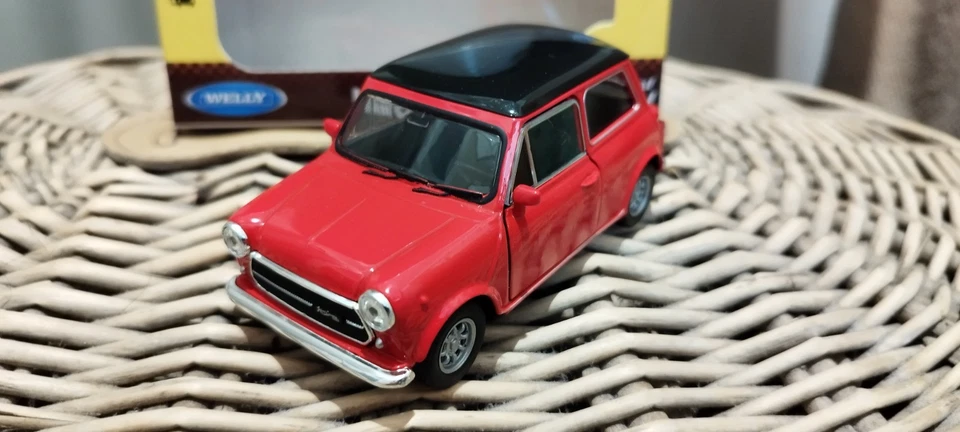 Modellino Mini Cooper 1300 Scala 1:35 - Immagine 4 di 4
