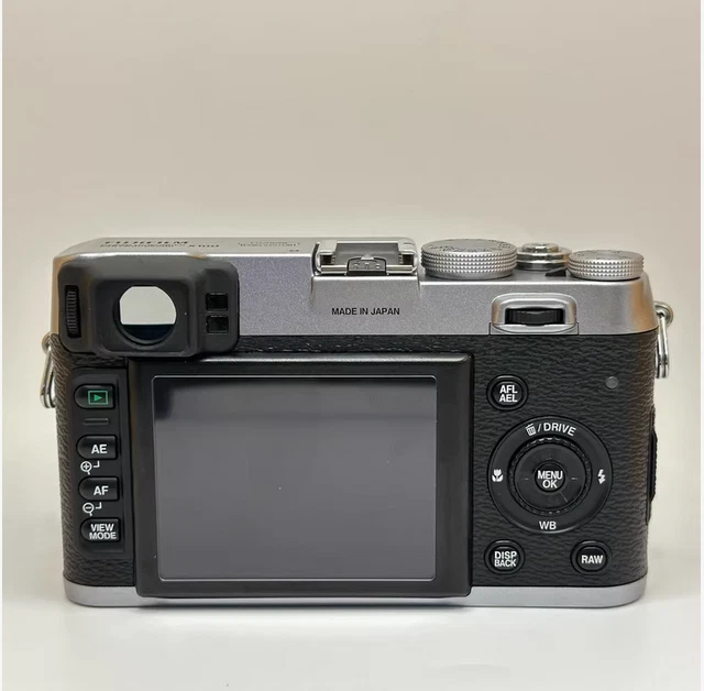 Fujifilm X100 12.3MP APS-C CMOS EXR 4x Optical Zoom Digital Camera -100% Working - Image 2 of 4