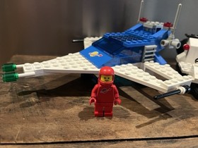 LEGO Cosmic Cruiser 6890 - 100% Complete w/ Great Looking Box & Manual 1982 Nice