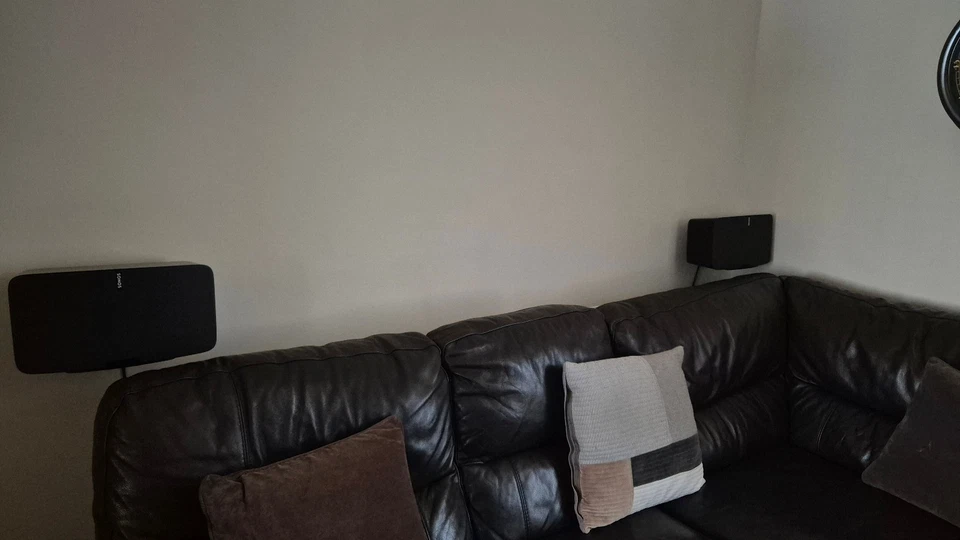 2 X Sonos Play 5 2nd Gen Smart Speaker - Black and heavy duty wall brackets - Image 4 of 4