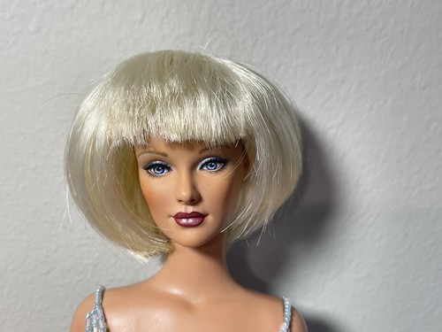 OOAK Tonner Candescence Repaint Redress Sydney Daphne 16" BW Tyler Doll COA - Imagen 5 de 24
