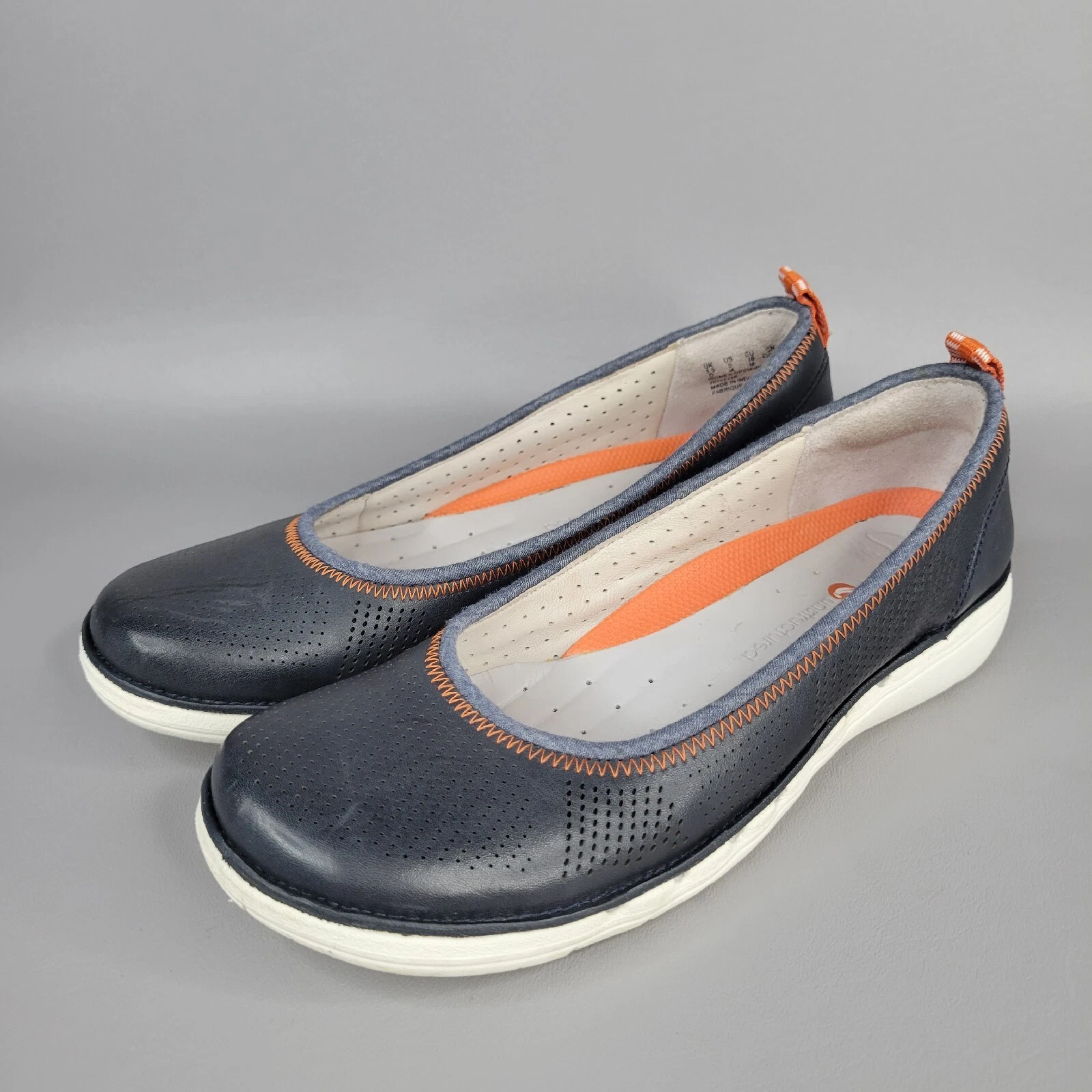 Slip on slip on donna Clarks Un Elita punta chiusa forata in pelle nera taglia 6