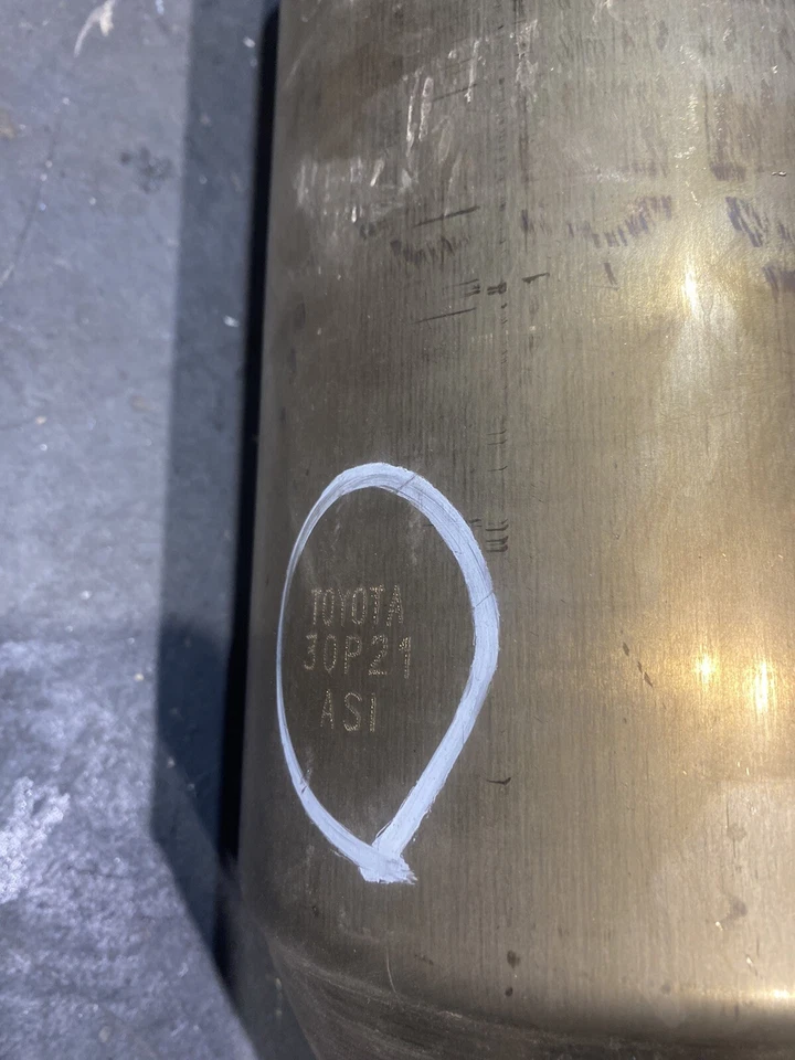 2018-24 Toyota Camry TOYOTA Catalytic Converter 17410-F0131 OEM 2.5L - Image 2 of 3