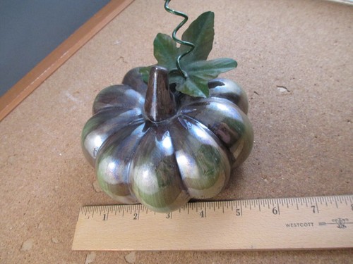 Green Ceramic Pumpkin/Gourd Thanksgiving Table Decor - Picture 7 of 9