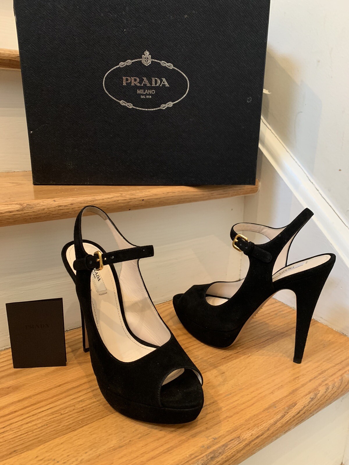 Nuove con scatola scarpe Prada Eur taglia 37 calzature Donna nere in pelle  scamosciata punta aperta al dettaglio $695