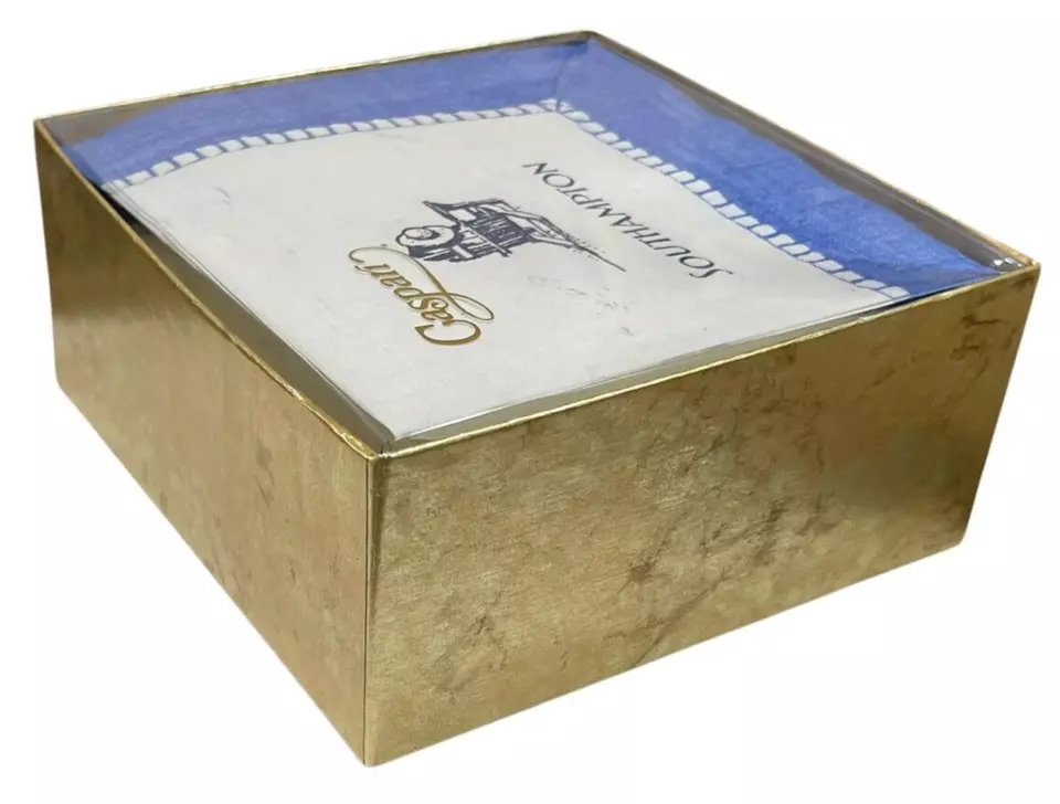 Бумажные коктейльные салфетки Caspari SOUTHAMPTON (NY) - 35 в коробке стул шляпа Adirondack - Изображение 4 из 4