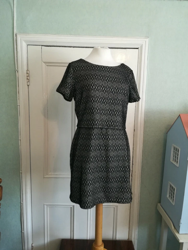 Primark atmosphere black cream diamond short sleeve dress size 12 bnwt - Image 3 of 4