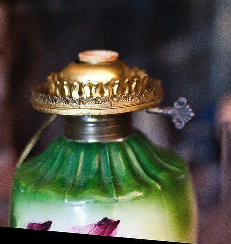 Antique GWTW 1800s All Original Oil Table Parlor Lamp Electrified flower Pattern - Picture 8 of 8
