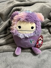        Squishmallow 8  Eden Valentine W Heart