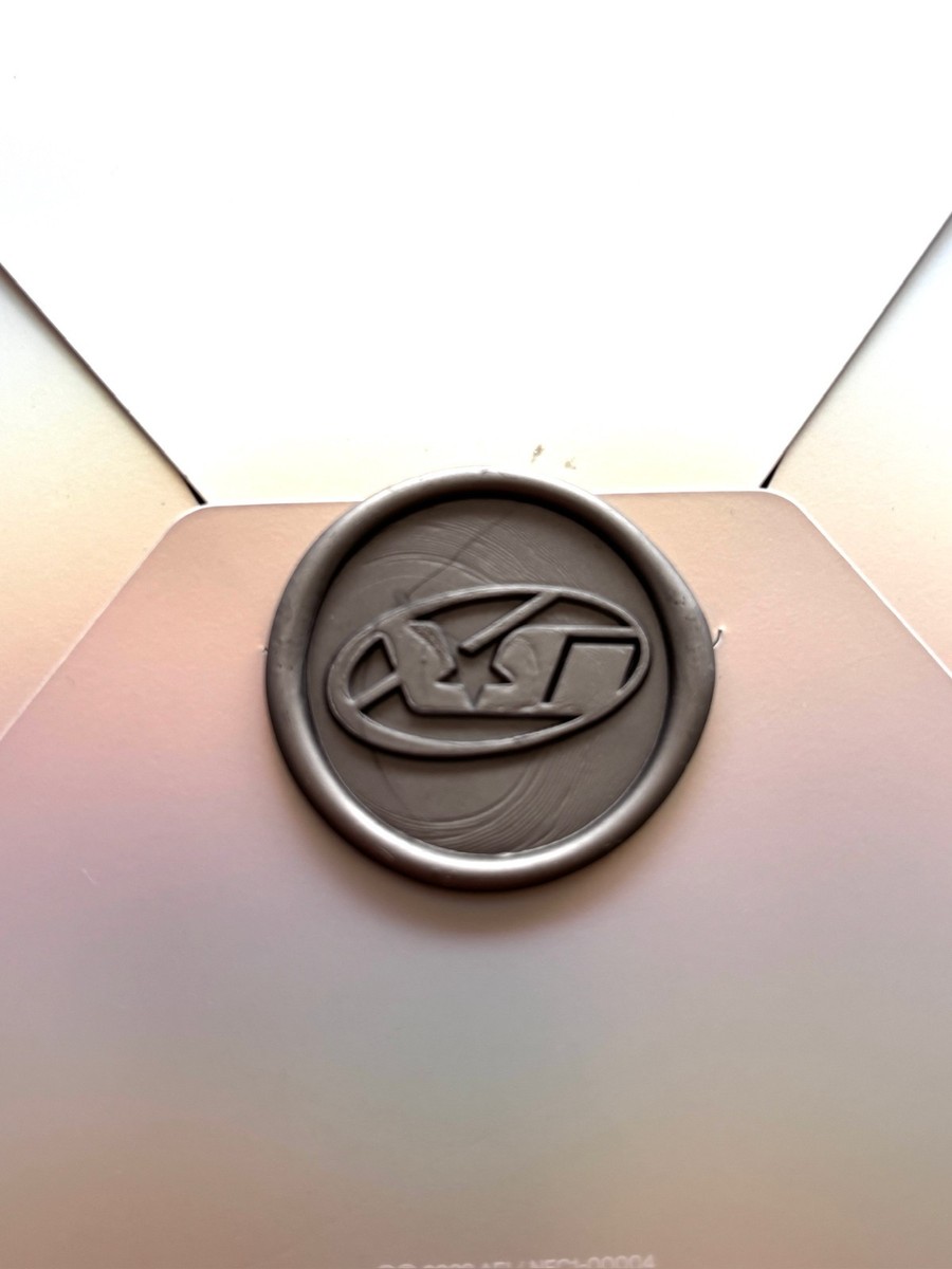 XG 3rd Single「SHOOTING STAR」CDBOX ステッカー XG's 3rd single, “SHOOTING STAR” - Limited Edition CD Box Set