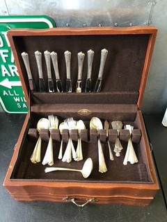 ROGERS BROS POSATE ARGENTO STERLING MOONBEAM 61 PEZZI IN CUSTODIA DI LEGNO