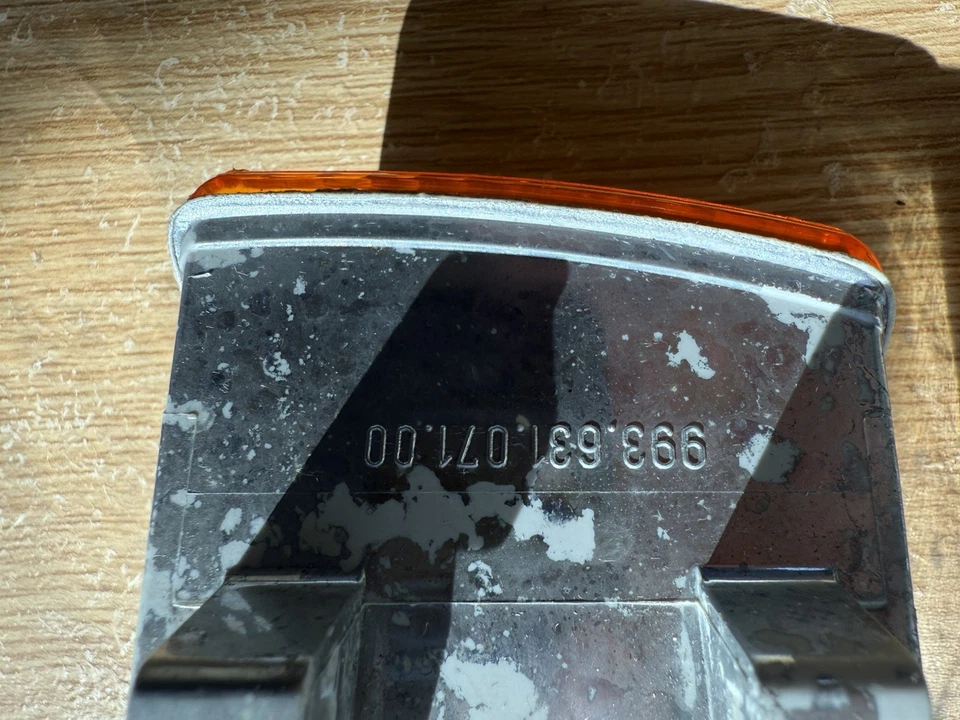 Juego de luces de giro delanteras Porsche 911 993 1995-1998 OEM usadas Foto 3 de 4