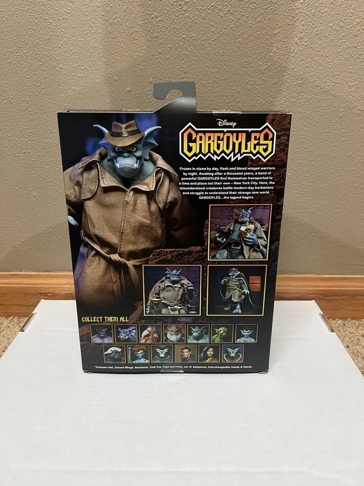 Figura de acción NECA Gargoyles Ultimate Detective Broadway Silver Falcon Disney Foto 4 de 4