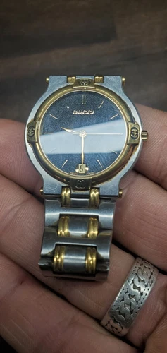 Vintage Gucci 9000M ブラックダイヤル ツートーン SS+GP クォーツ メンズ 腕時計 スイス製 読み取り - 画像21/24