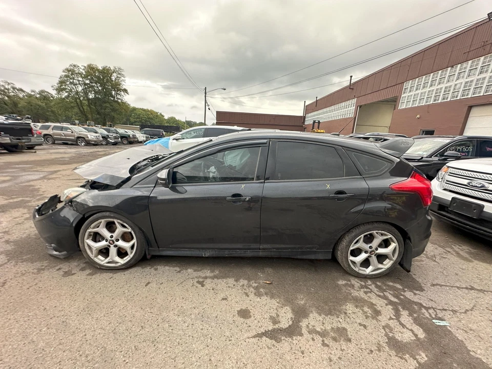 Compresor de aire acondicionado usado se adapta a: Ford Focus 2013 gasolina con turbo VIN 9 octavo dígito a través Foto 4 de 4