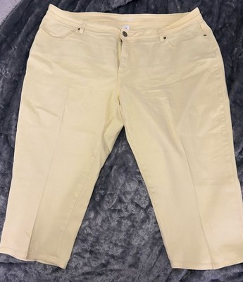 St John Bay Light Yellow Women s Capris, Embellished Back Pockets SZ Plus 24 W