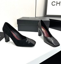 Chanel Pumps aus Wildleder und Glattleder 9 c...