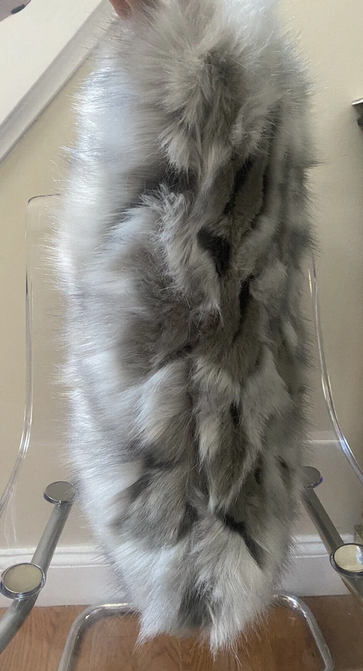 Williams Sonoma Home Muskox? Almohada de piel sintética 14x 22" gris lumbar Foto 2 de 4