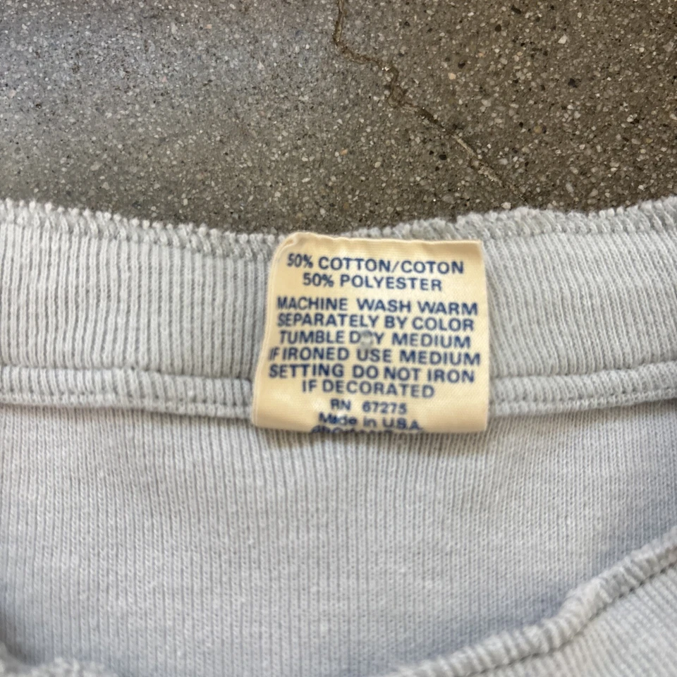 Camiseta Henley Vintage 80 Búfalo Manga Larga Hombre Talla Grande Gráfico Toro RARA Foto 3 de 4