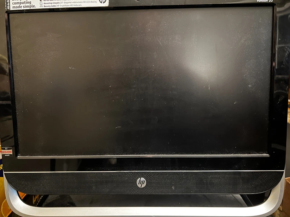 HP All-In-One AIO Desktop PC  20-b010 - Pavilion Win10 AMD E1-120 APU 500GB/8GB - Image 2 of 4