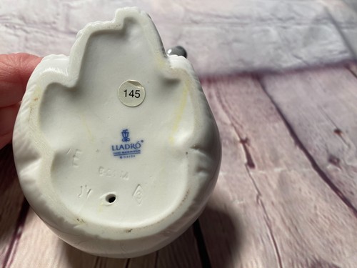 Lladro Polar Bear Figurine Sitting Polar Bear 1209 Spain Hand Painted Porcelain - Picture 10 of 11
