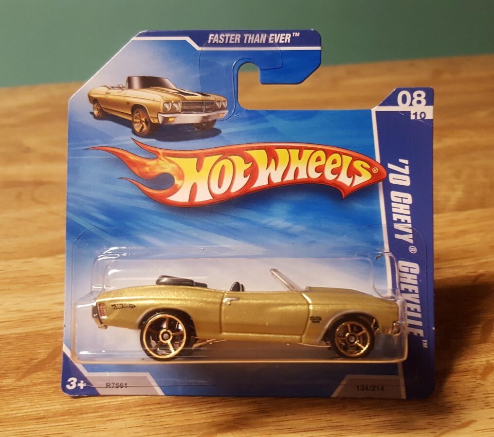 Hot Wheels '70 Chevy Chevelle SS Gold 1:64 Scale New 2010