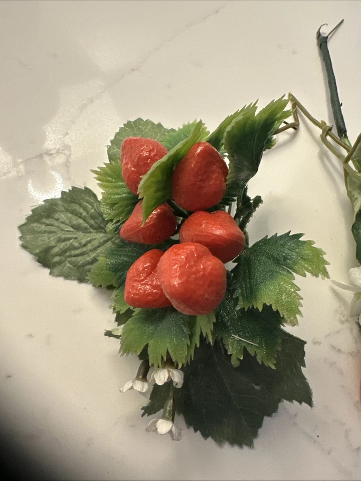 Campanas de follaje fresas de plástico vintage de mediados de siglo. Lote de 2 Foto 2 de 4